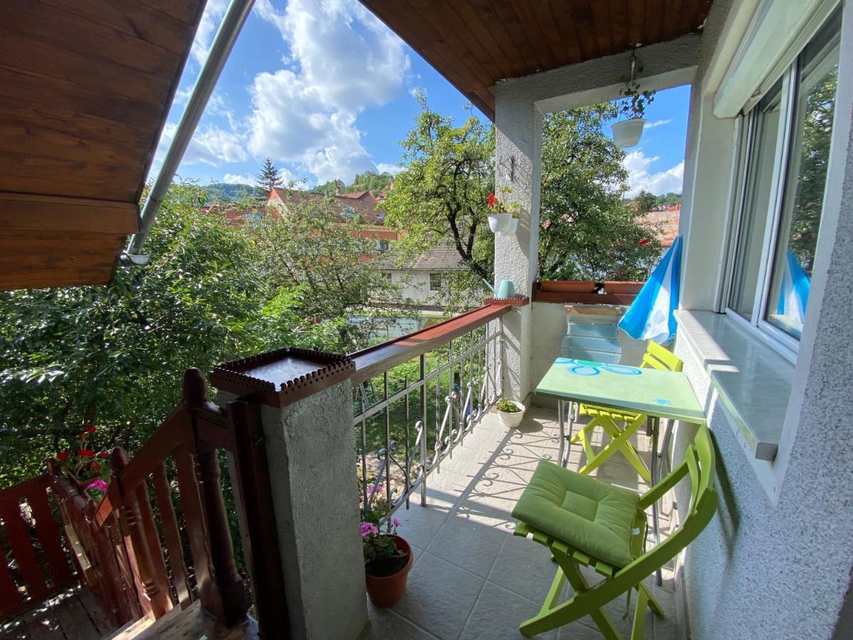 Rose'S Oldtown Apartment Brasov Luaran gambar