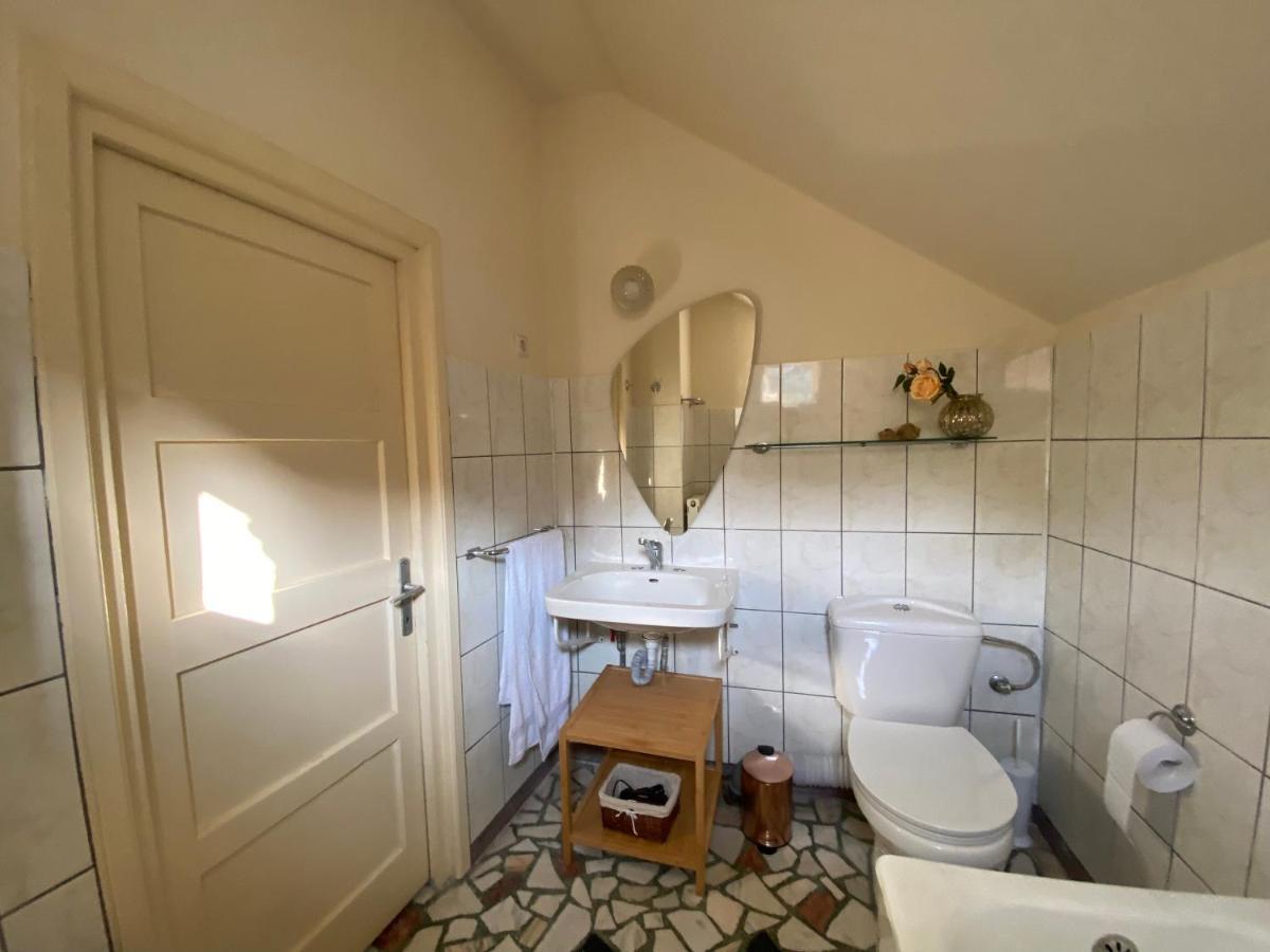 Rose'S Oldtown Apartment Brasov Luaran gambar